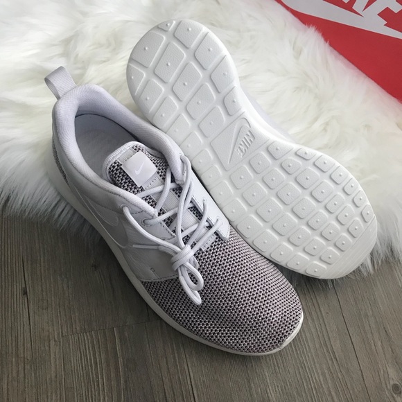Brand New Nike Roshe One Knit Vast Grey - Picture 5 of 5